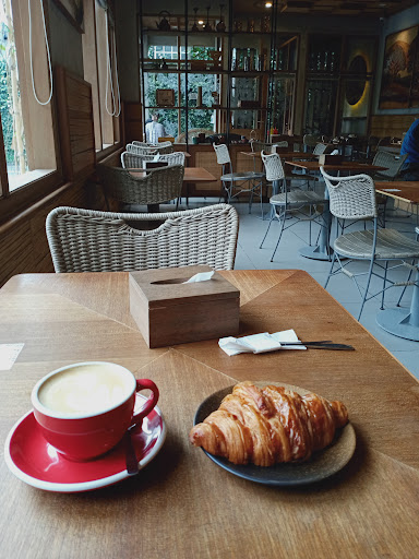 Coffee Shops on Ir Juanda Street: Rivalry Heats Up as Citimall Arrives